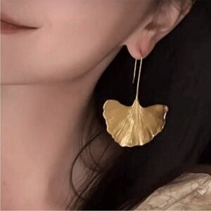 Anthropologie Gold Ginkgo Earrings